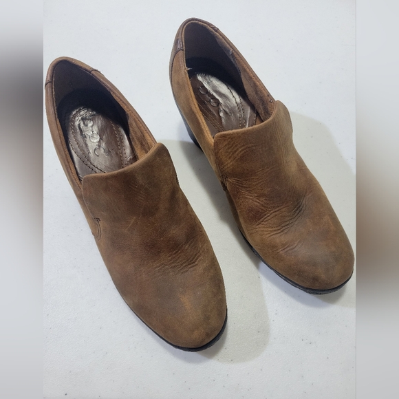 BOC Carla Leather Slip On Booties Boots Womens 8.5M Camel Brown Block Heel - Picture 1 of 6